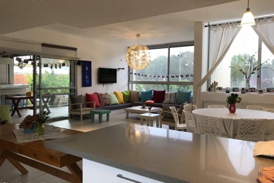 וילה בקצה השדה מרכז  8  לופט 4 יו