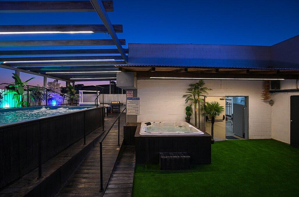 רוף טופ מרכז  15  לופט 4 יו