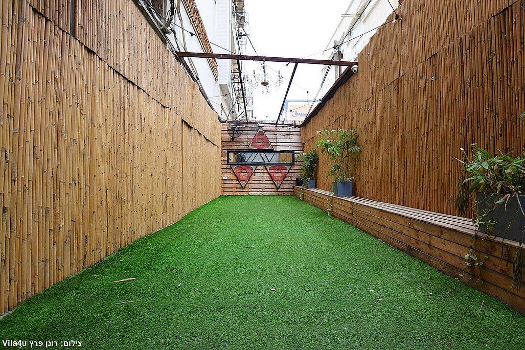 ג'סיקה איוונסט מרכז  9  לופט 4 יו