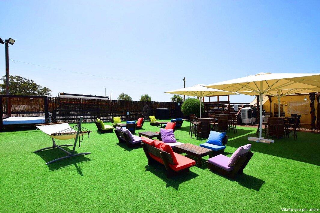 ליידיס פול מרכז  9  לופט 4 יו