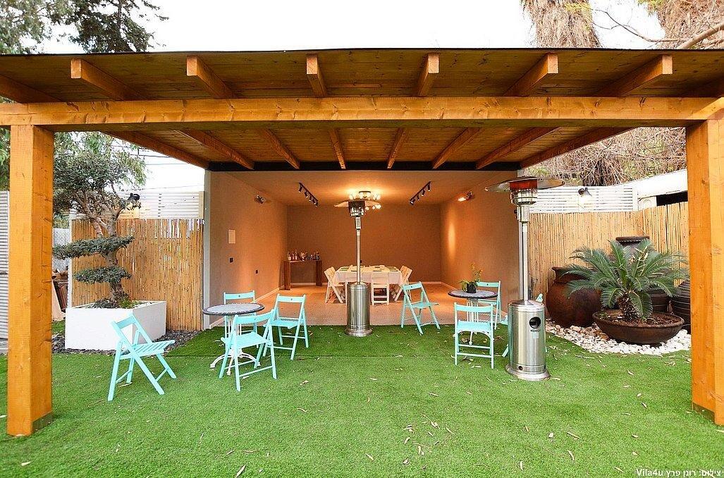 החצר של מישקה מרכז  11  לופט 4 יו