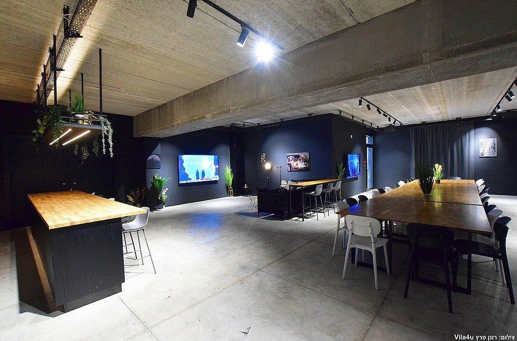 לופט קאסט - Cast מרכז  24  לופט 4 יו