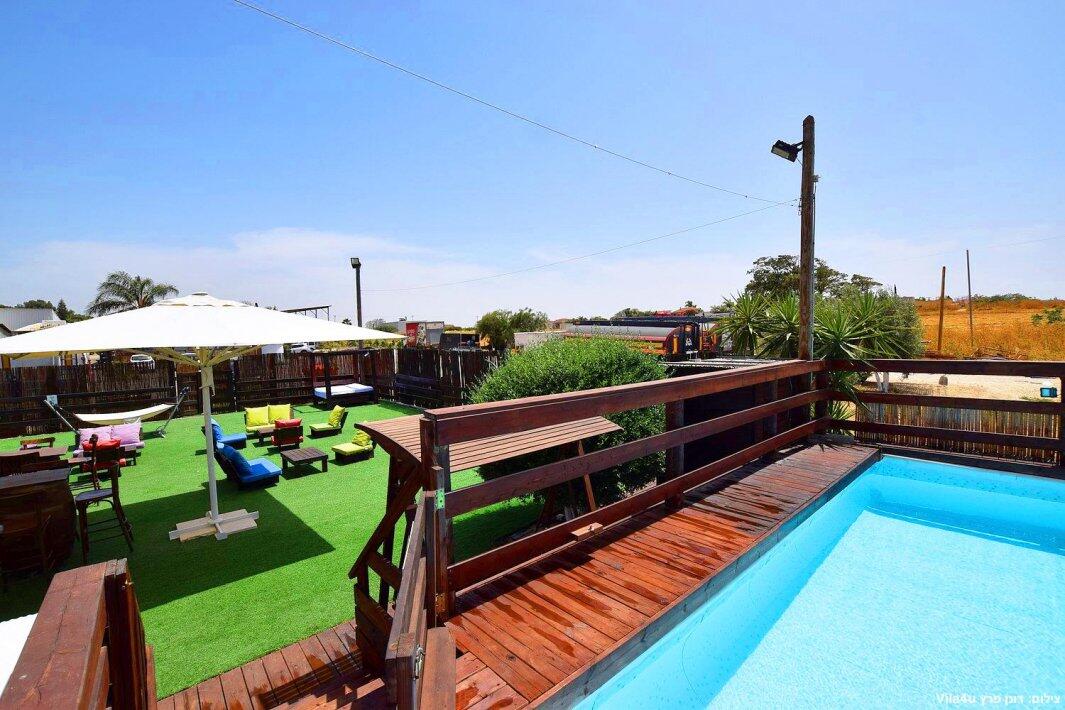 ליידיס פול מרכז  33  לופט 4 יו