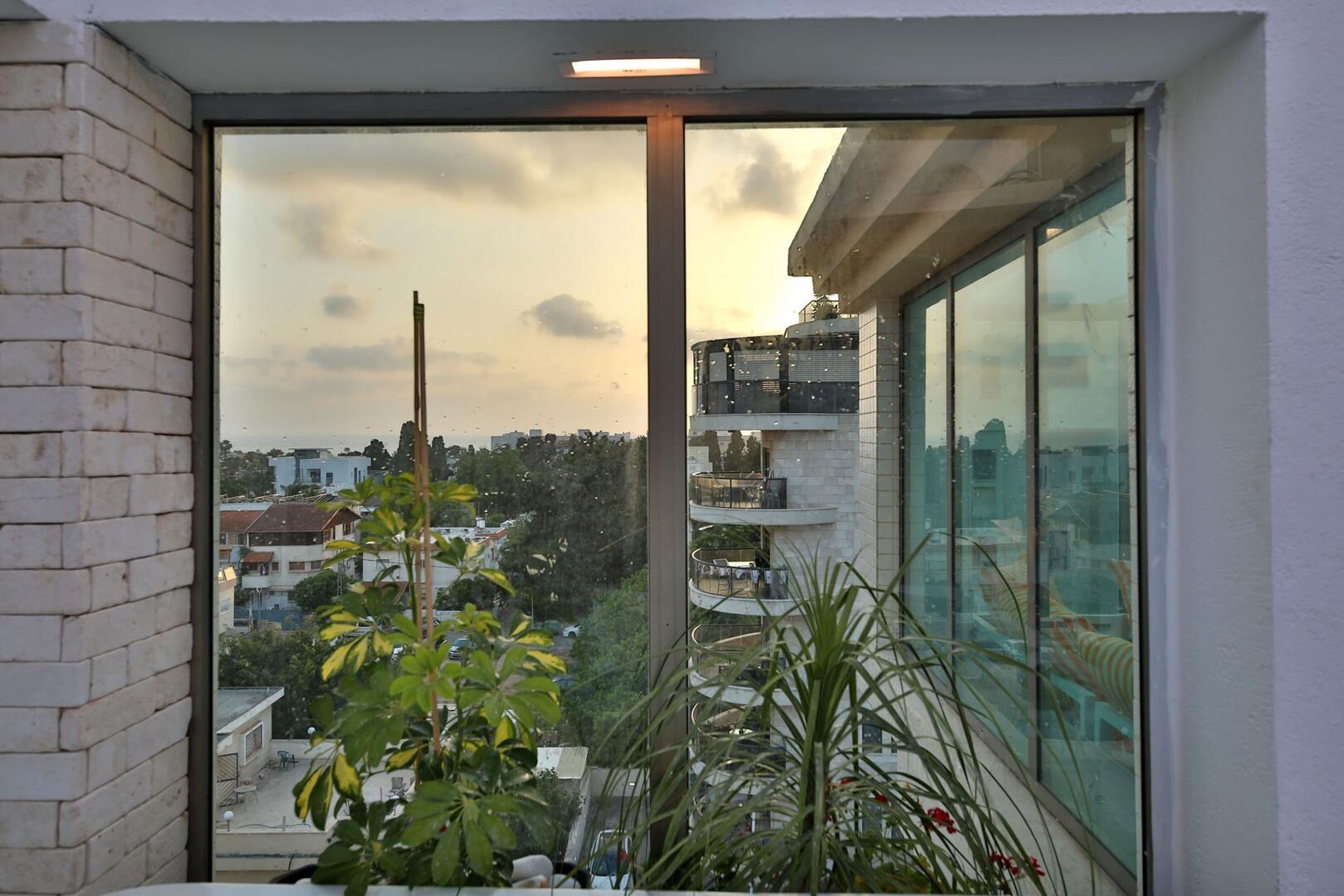 רוף טופ 125 צפון  14  לופט 4 יו