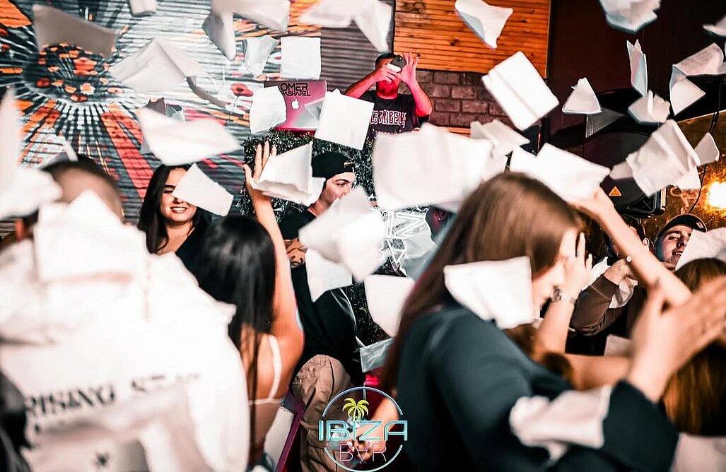 איביזה בר מרכז  7  לופט 4 יו