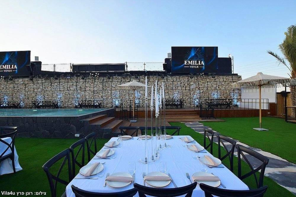 אמיליה איוונטס מרכז  8  לופט 4 יו