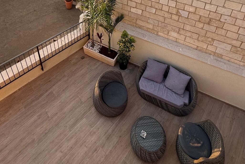 גורדונס - גג על הים מרכז  6  לופט 4 יו