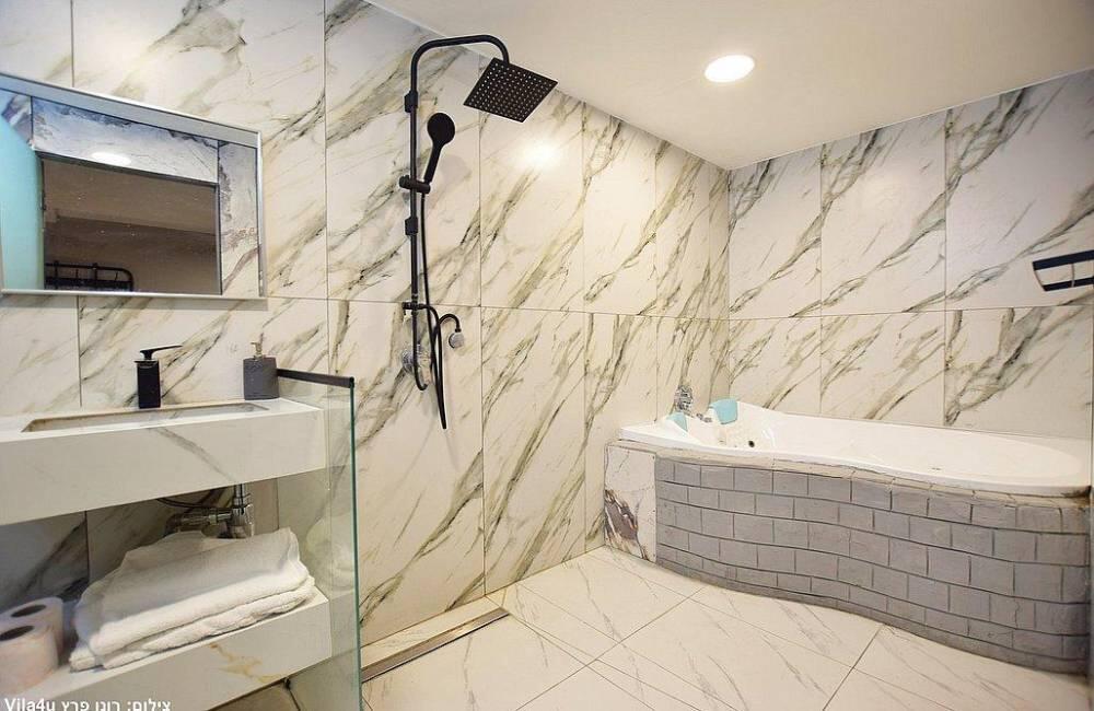 קסטילו בוטיק מרכז  31  לופט 4 יו