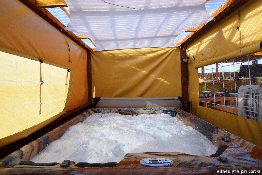 ליידיס פול מרכז  6  לופט 4 יו