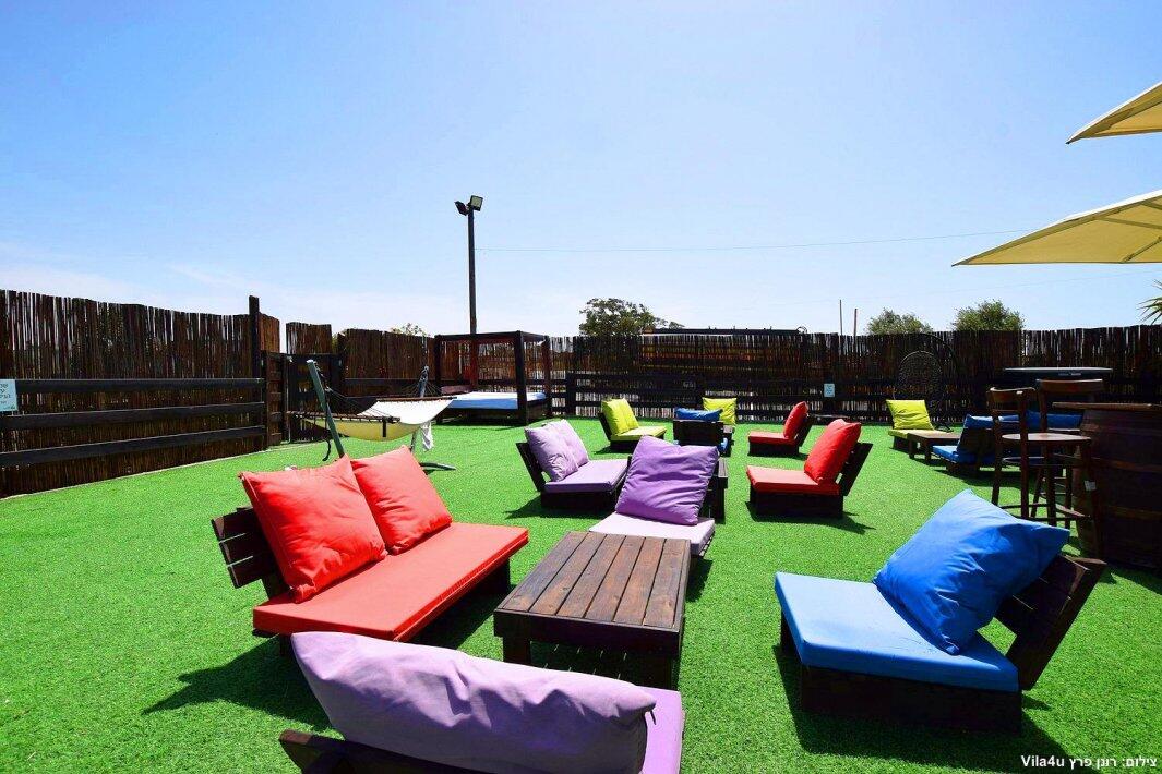 ליידיס פול מרכז  38  לופט 4 יו