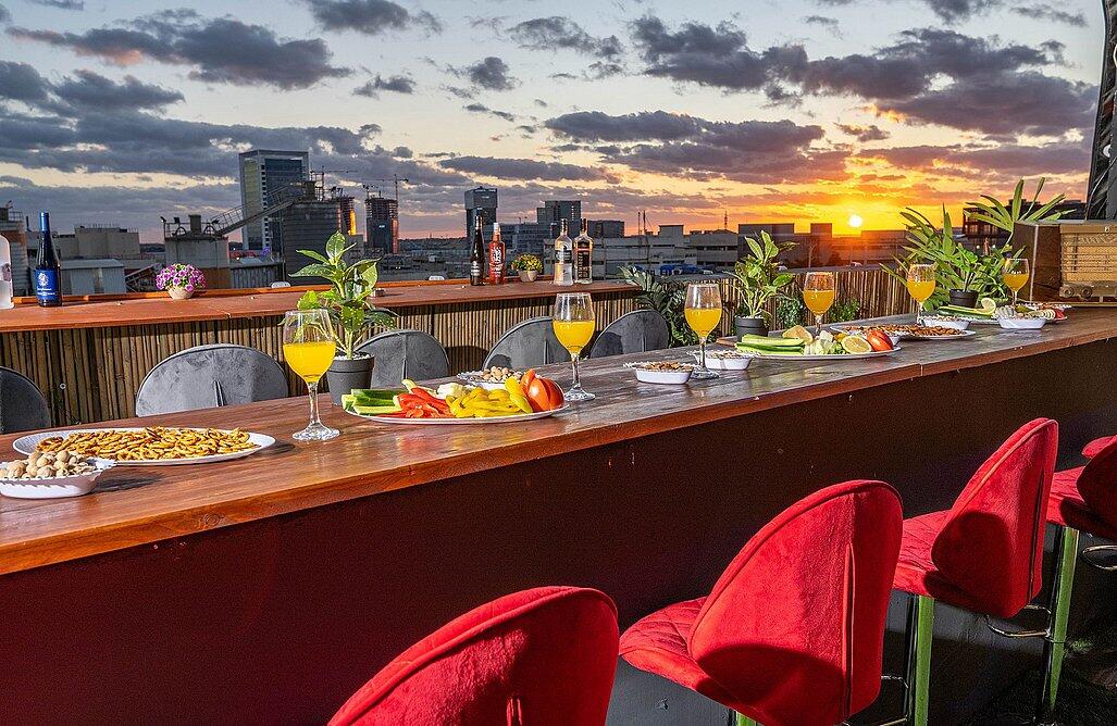 מון נייט איוונטס - Moon Night Events מרכז  12  לופט 4 יו