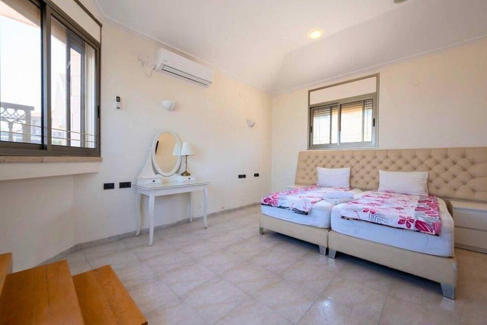 וילה דובדבן טבריה צפון  33  לופט 4 יו