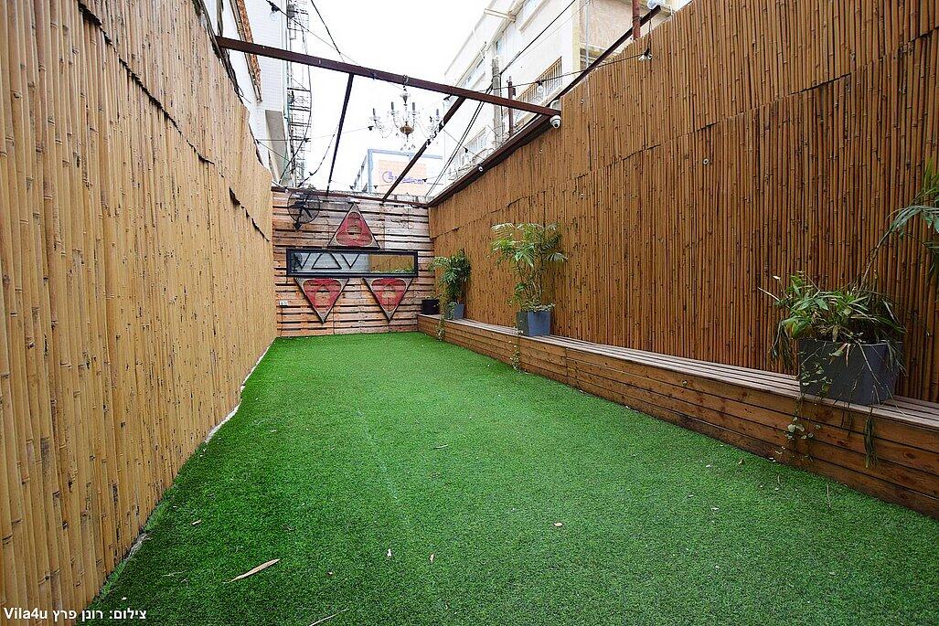 ג'סיקה איוונסט מרכז  19  לופט 4 יו