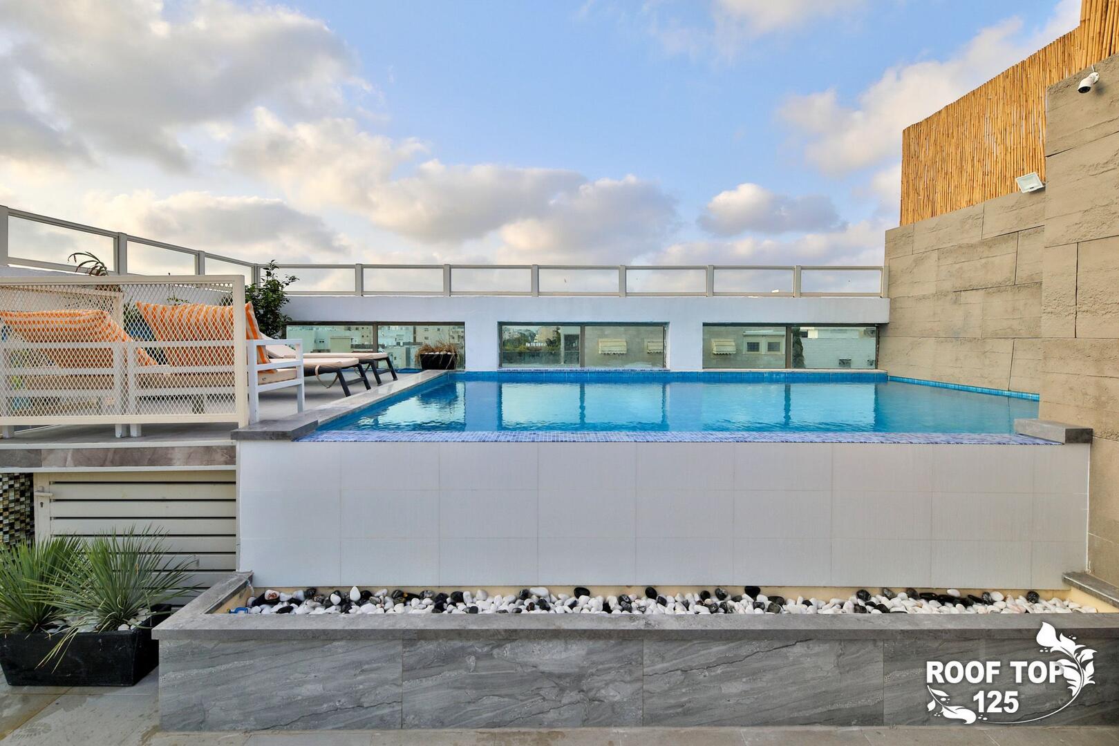 הפנטהאוז הצפוני צפון  17  לופט 4 יו