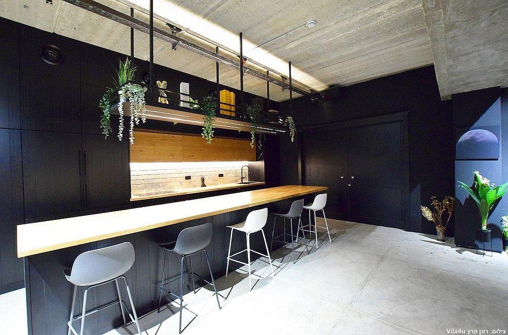 לופט קאסט - Cast מרכז  8  לופט 4 יו