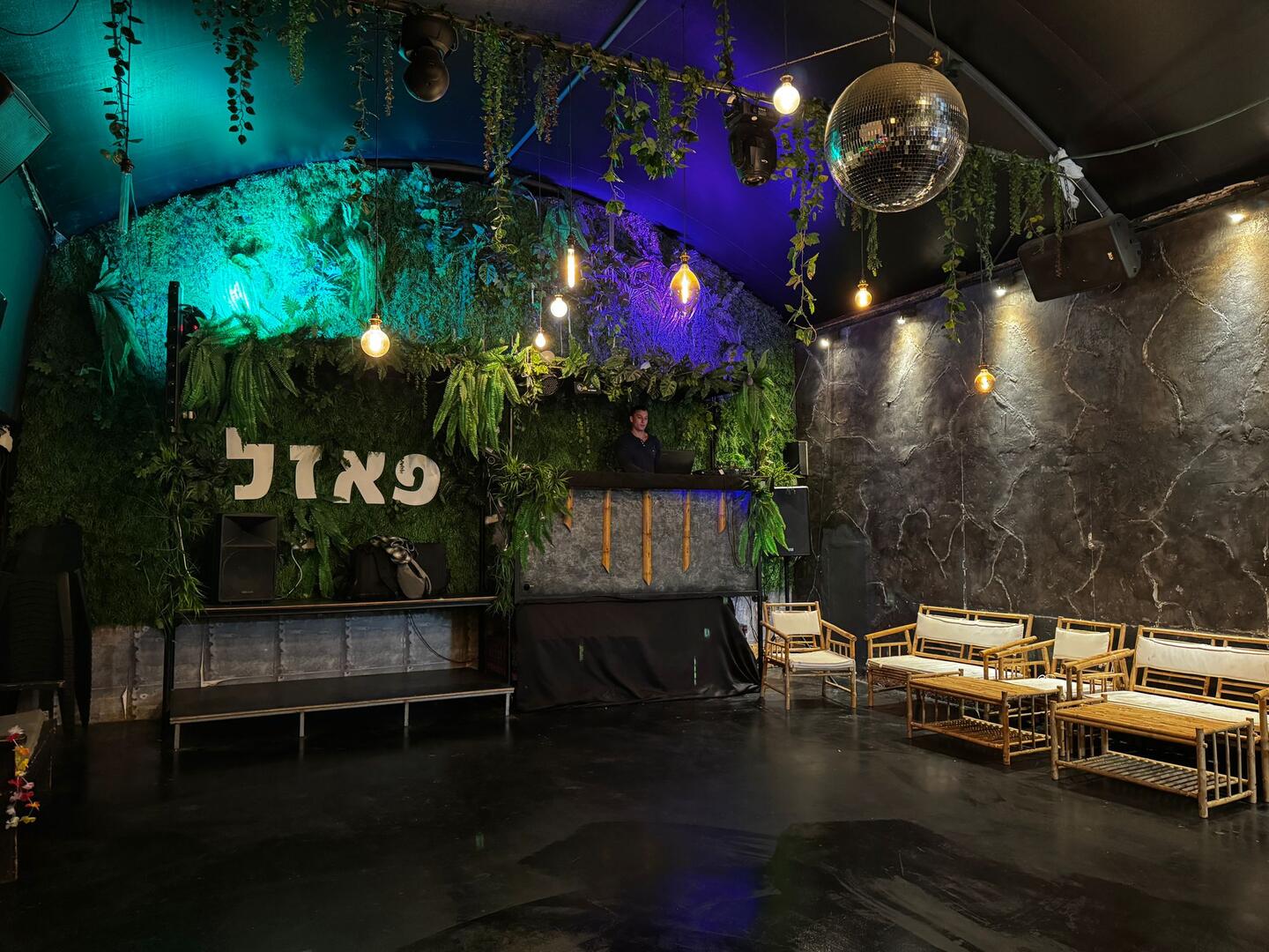 לופט מועדון הפאזל מרכז  16  לופט 4 יו