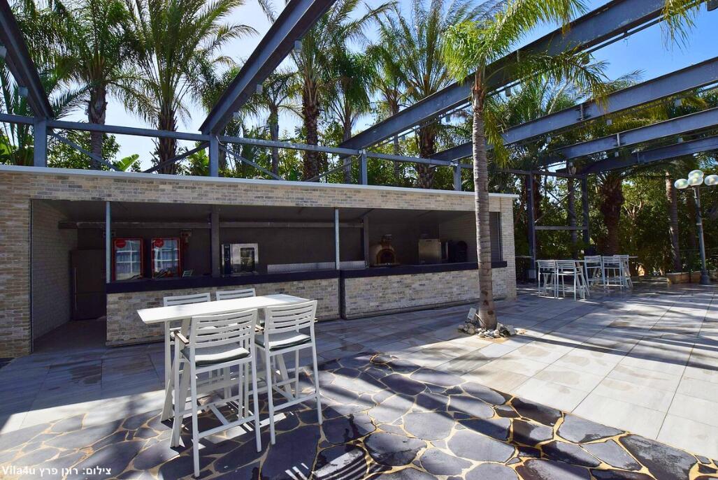 רוקה וייב מרכז  16  לופט 4 יו