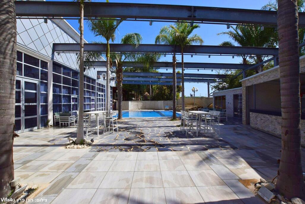 רוקה וייב מרכז  18  לופט 4 יו