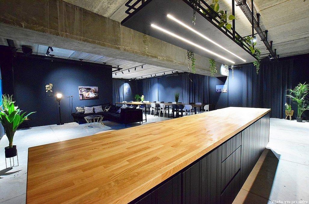 לופט קאסט - Cast מרכז  29  לופט 4 יו