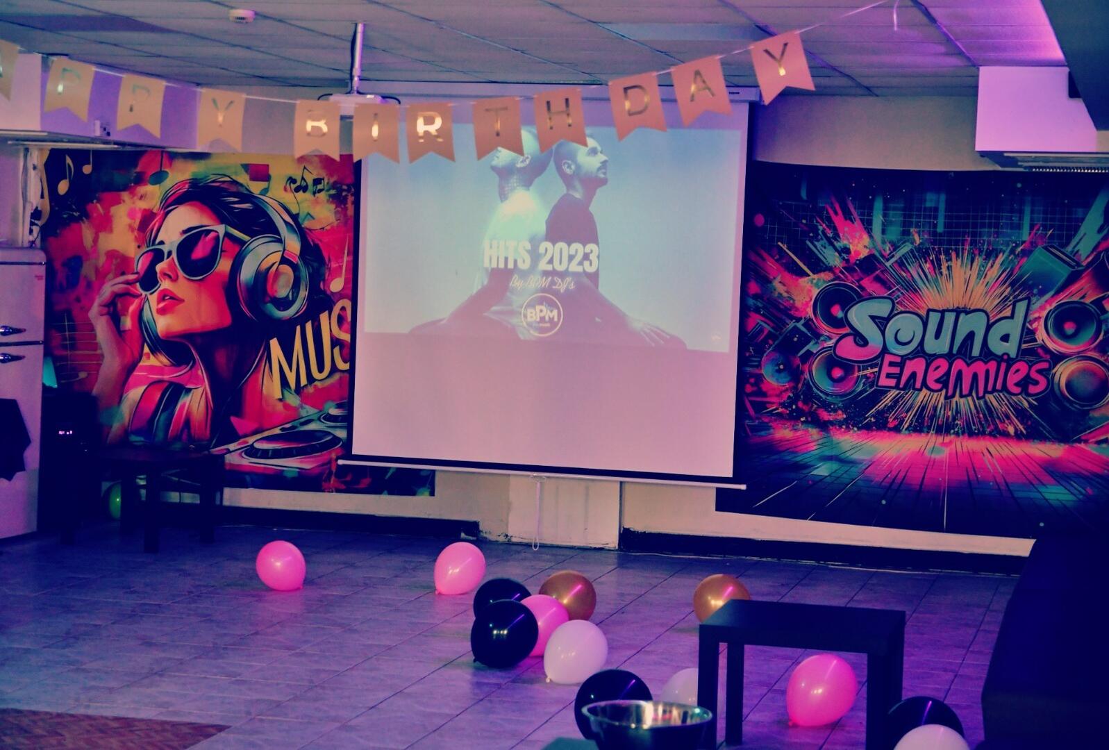 לופט אנג'וי - Loft Enjoy מרכז  2  לופט 4 יו